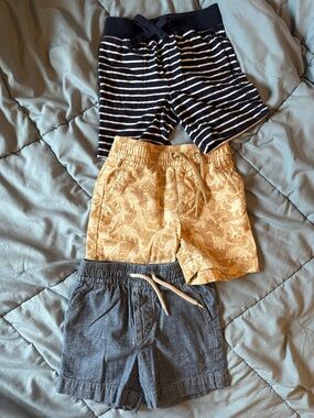 *BUNDLE*GAP Navy & White Striped Shorts, Tan dinosaur & blue Pull-On Shorts